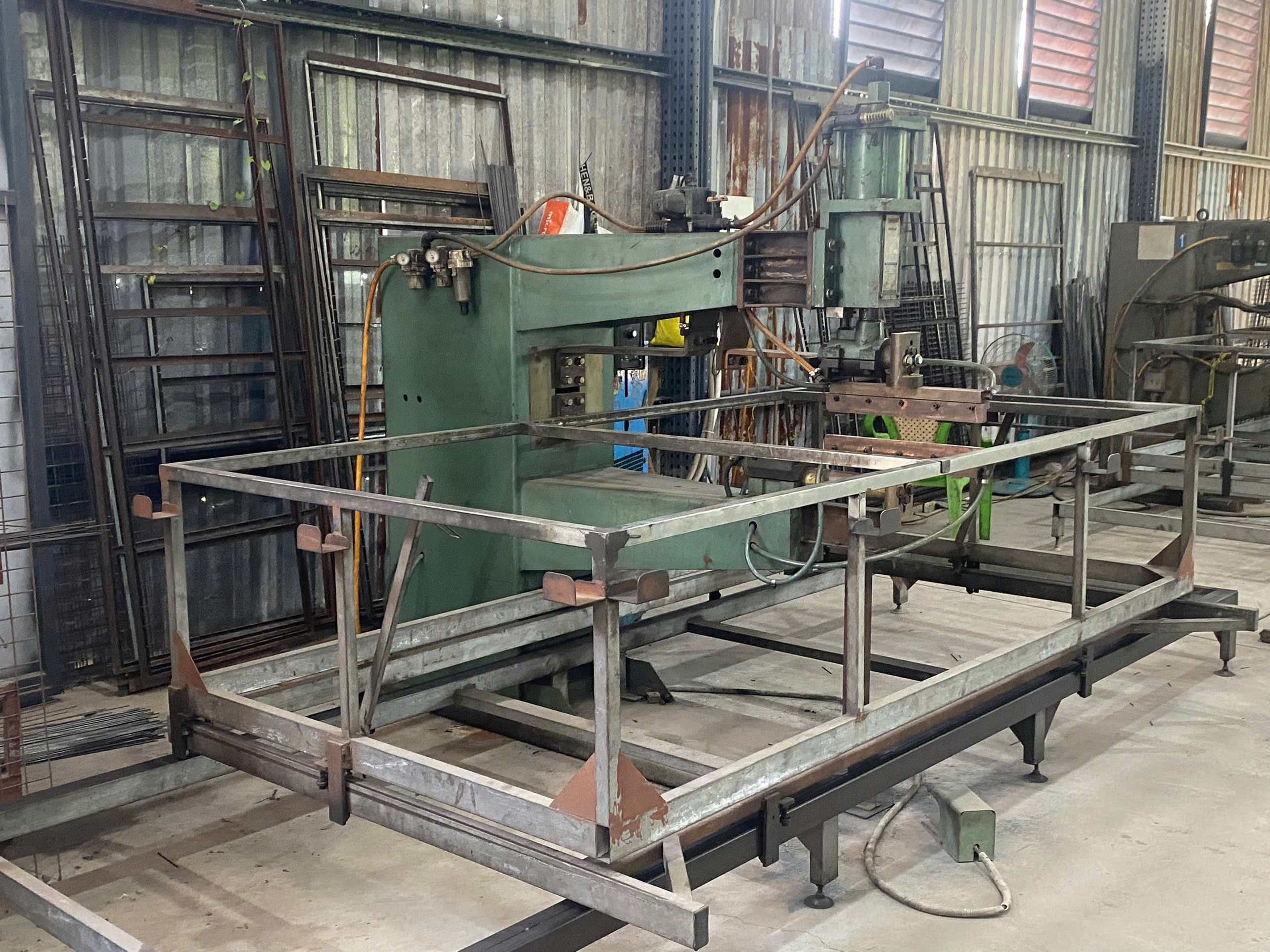 Spot welding machine 1.jpg